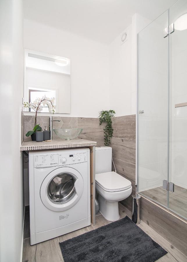 Central Apartments Grzybowska Warsaw Ngoại thất bức ảnh